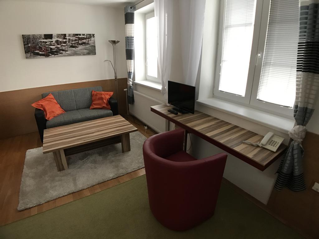 Hotel Rose Břeclav Extérieur photo