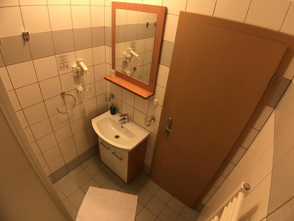 Hotel Rose Břeclav Extérieur photo